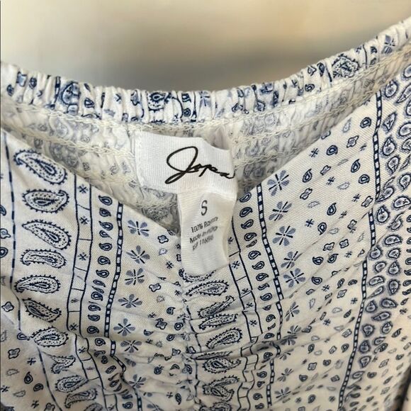Women's White and Blue Paisley Patterned Blouse Top - Picture 3 of 4